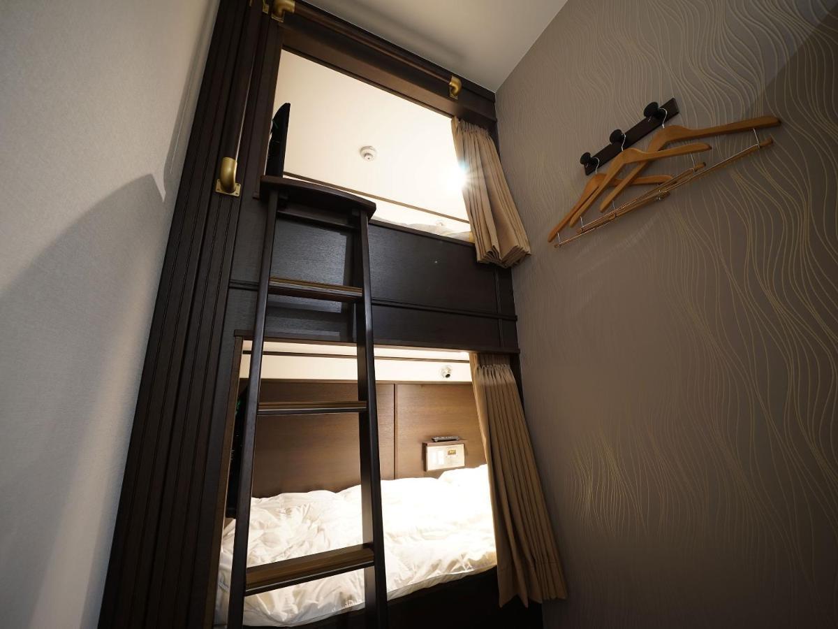 Wellcabin Tenjin - Male Only Fukuoka  Ngoại thất bức ảnh