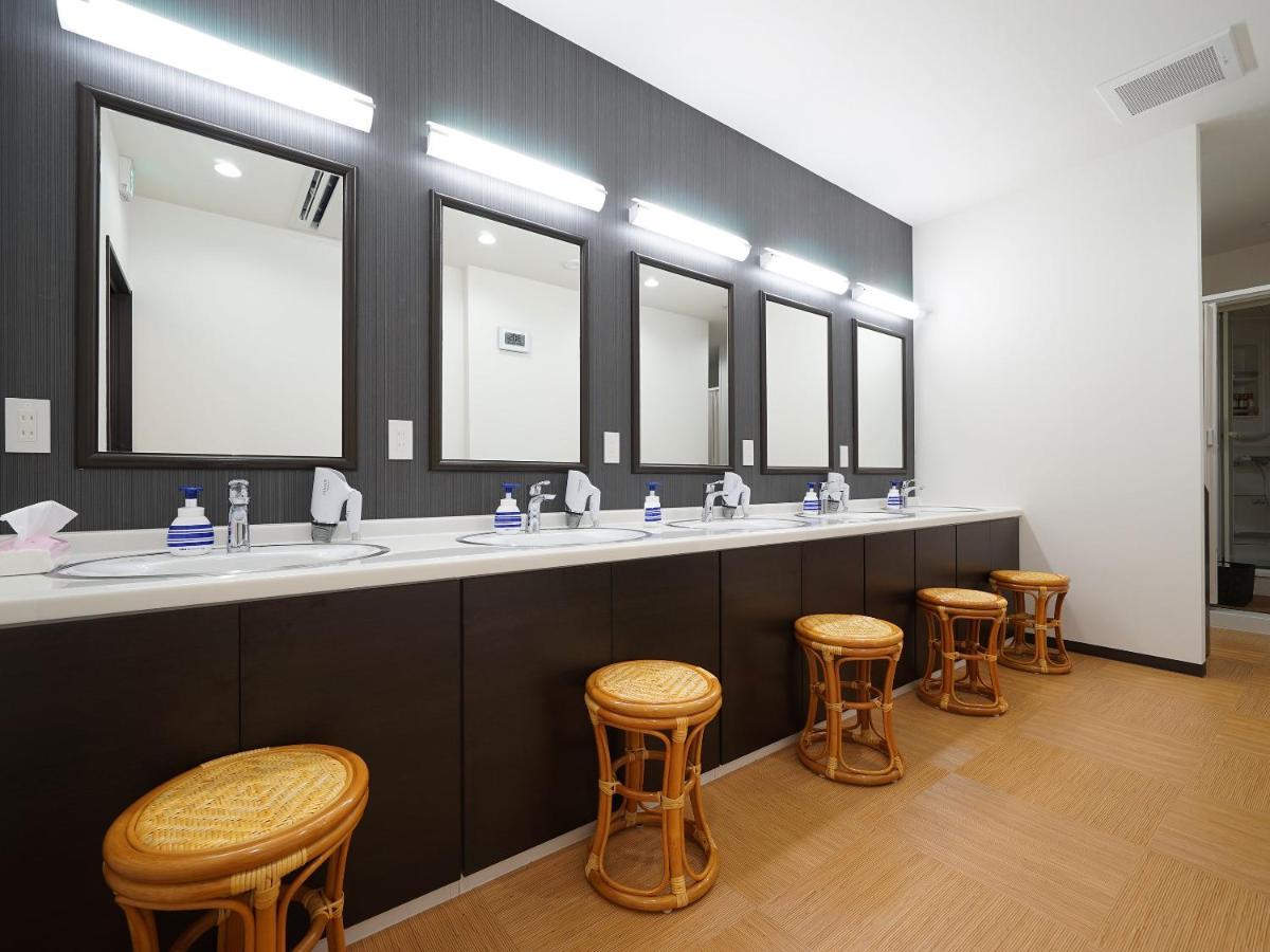 Wellcabin Tenjin - Male Only Fukuoka  Ngoại thất bức ảnh